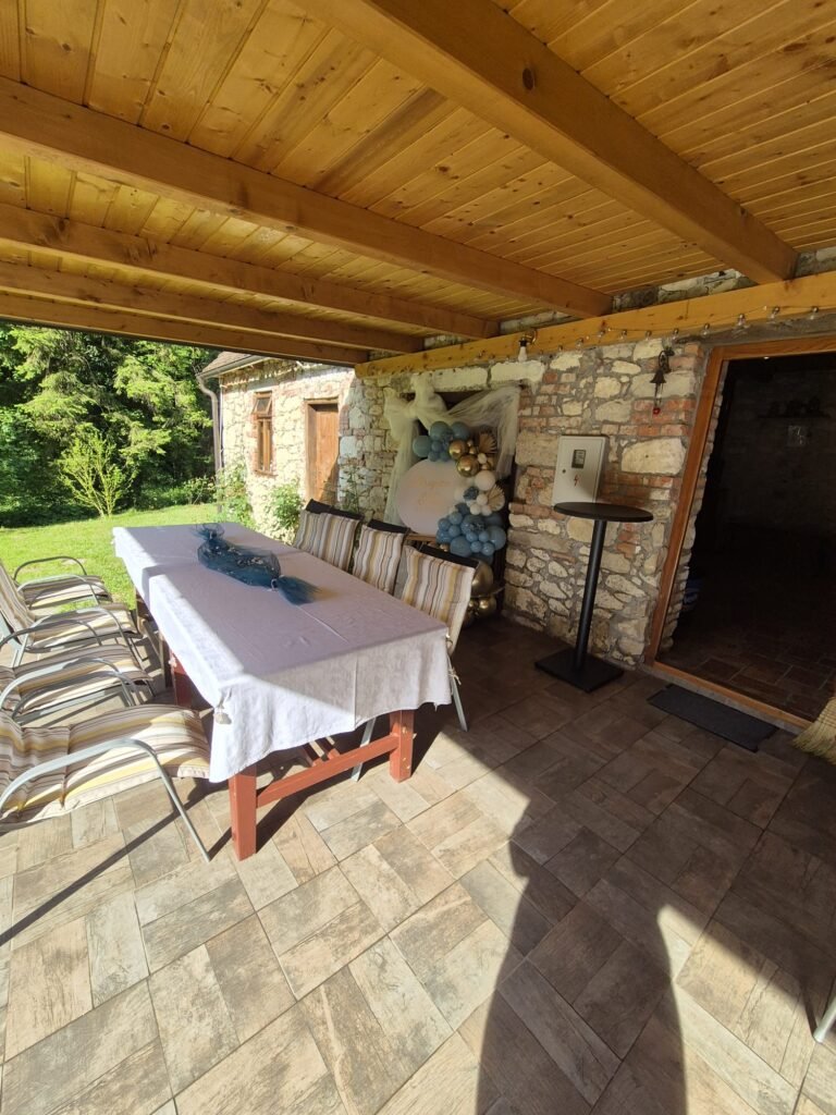 Galerija 12 Terasa kuće za proslave danju- Imanje Kožić